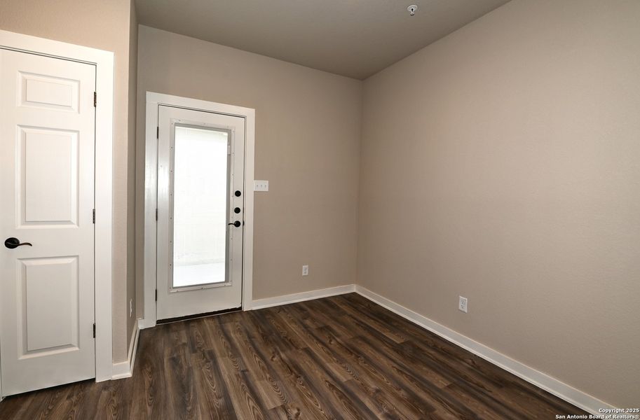 Spacious, unfurnished interior of a new home in , San Antonio (Image 27).