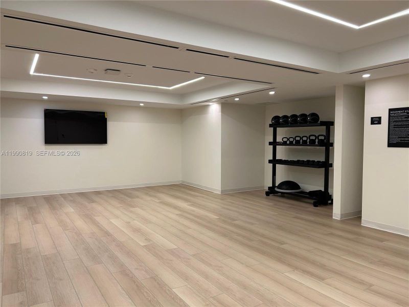 Spacious, unfurnished interior of a new home in , Miami (Image 22).