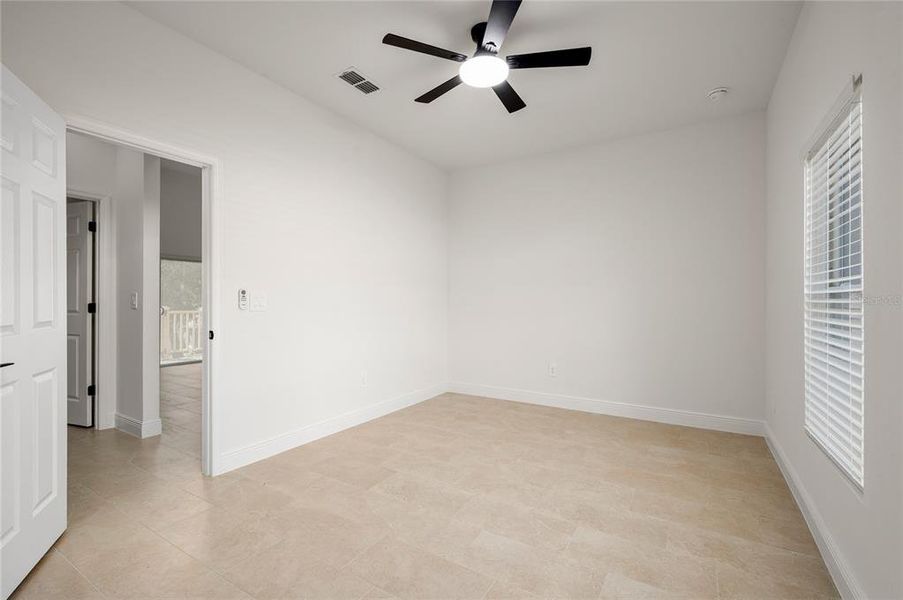 Spacious, unfurnished interior of a new home in , Orange City (Image 54).