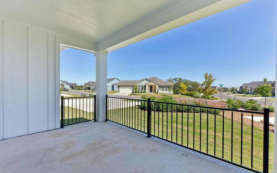 Exterior details and patio area of a home in Kissing Tree, San Marcos (Image 3).