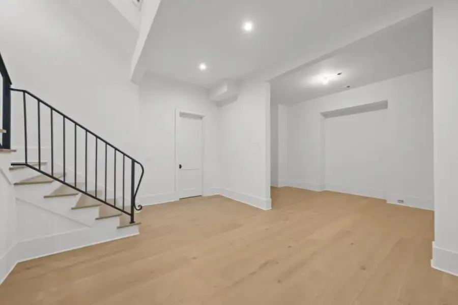 Spacious, unfurnished interior of a new home in , Milton (Image 69).