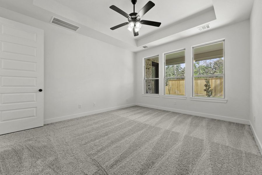 Spacious, unfurnished interior of a new home in Kresston, Montgomery (Image 16).