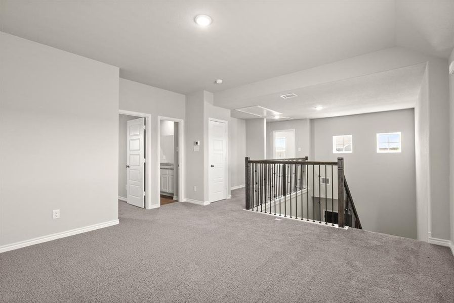 Spacious, unfurnished interior of a new home in Rocky Creek Crossing, Fort Worth (Image 18). Spacious, unfurnished interior of a new home in Rocky Creek Crossing, Fort Worth (Image 18).