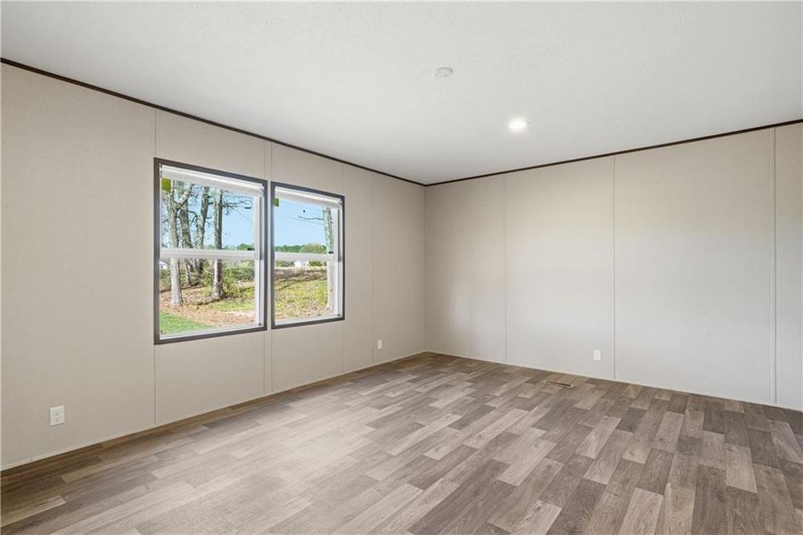 Spacious, unfurnished interior of a new home in , Franklin (Image 16).