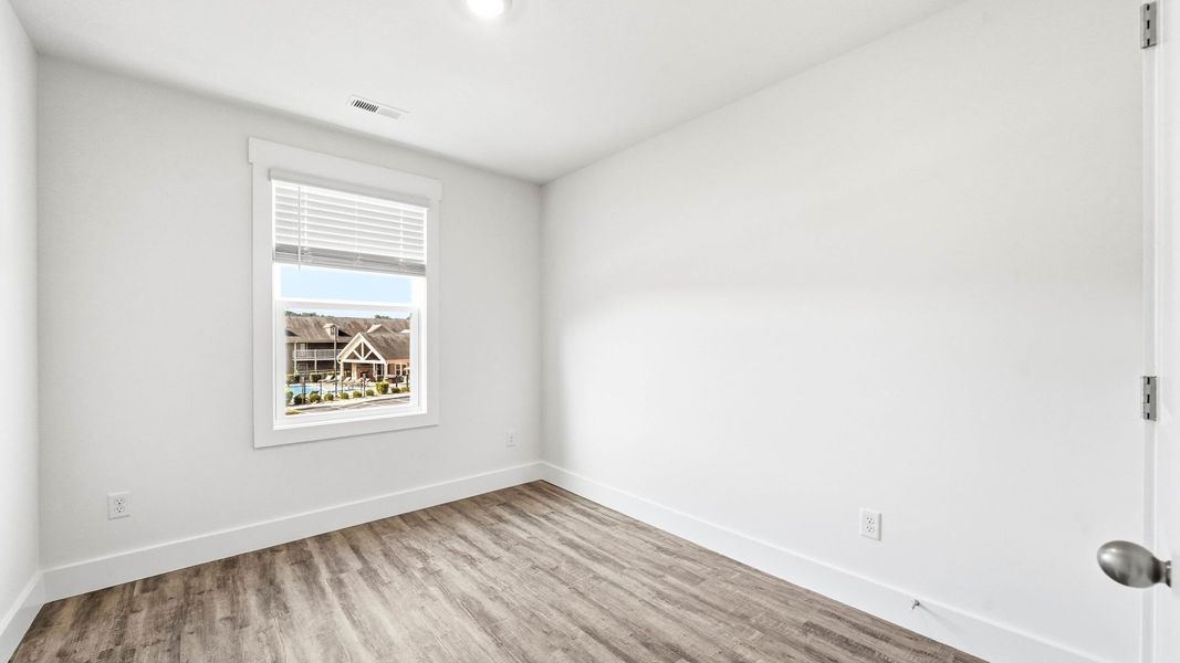 Spacious, unfurnished interior of a new home in The Arbor Townhomes, Kingsport (Image 10).