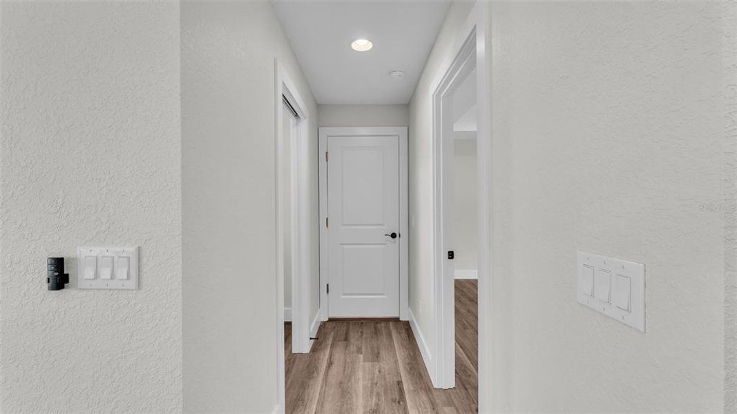 Spacious, unfurnished interior of a new home in , Sebring (Image 38).