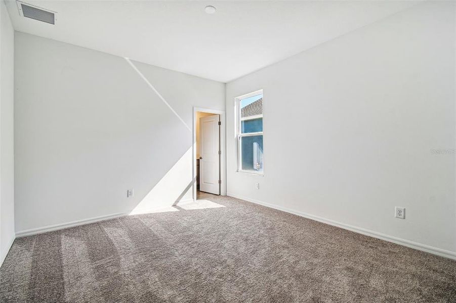 Spacious, unfurnished interior of a new home in Cascades at Southern Hills, Brooksville (Image 12).