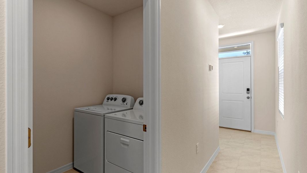 Furnished interior view inside a new home in Hamilton Bluff, Lake Hamilton (Image 3).