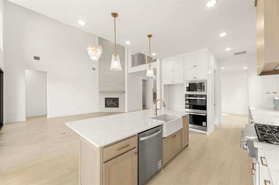 24. 3728 Meander - Kitchen (3)
