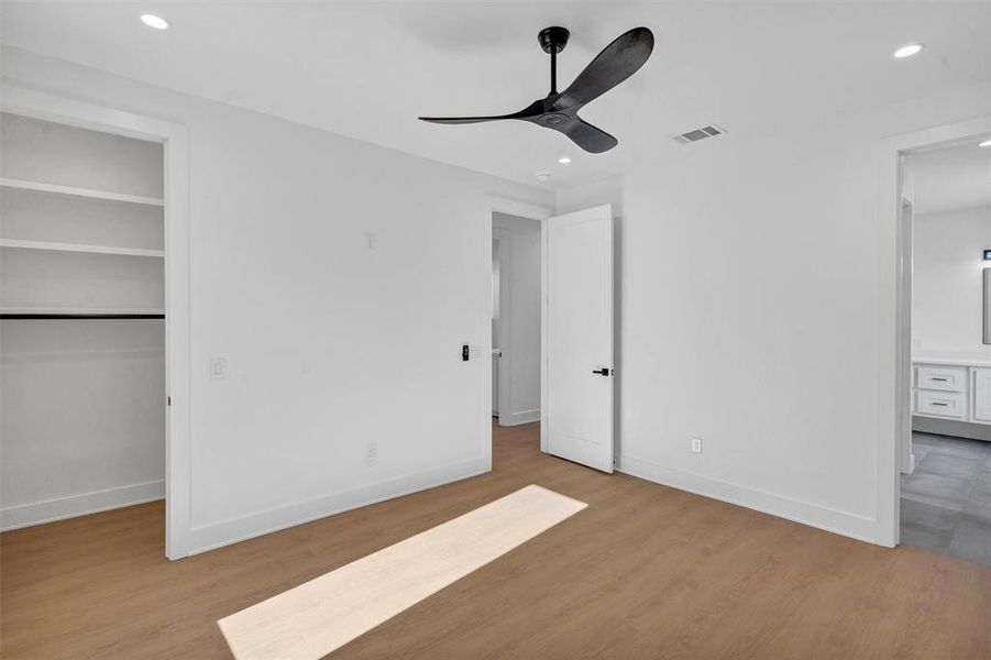 Spacious, unfurnished interior of a new home in , Graford (Image 16).