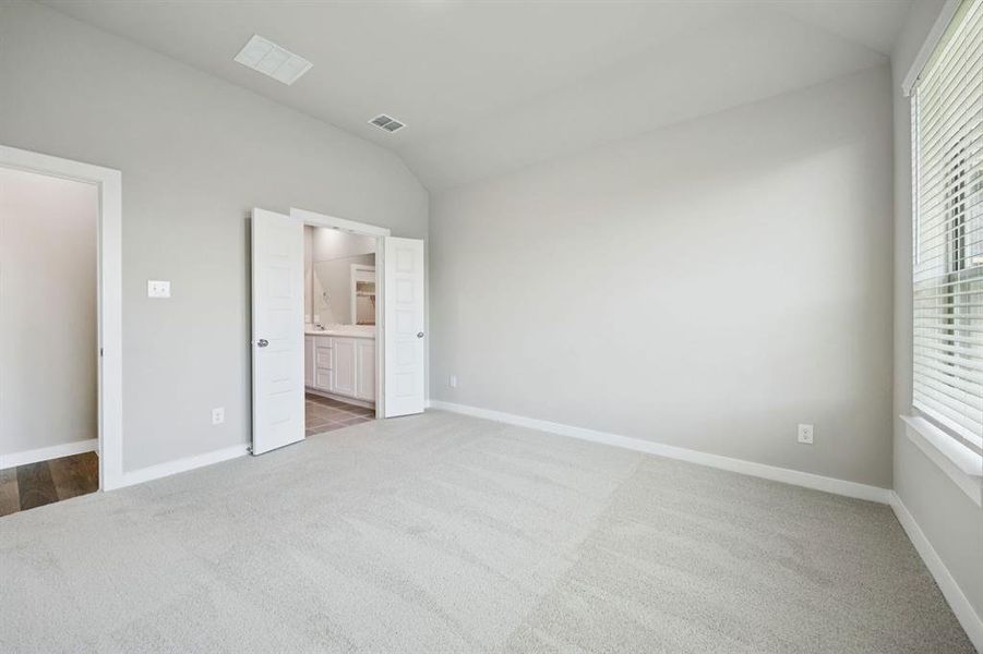 Spacious, unfurnished interior of a new home in Southridge, McKinney (Image 17).