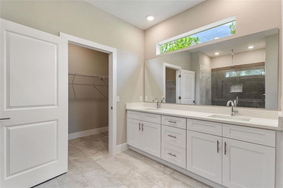 Furnished interior view inside a new home in , Arcadia (Image 8).