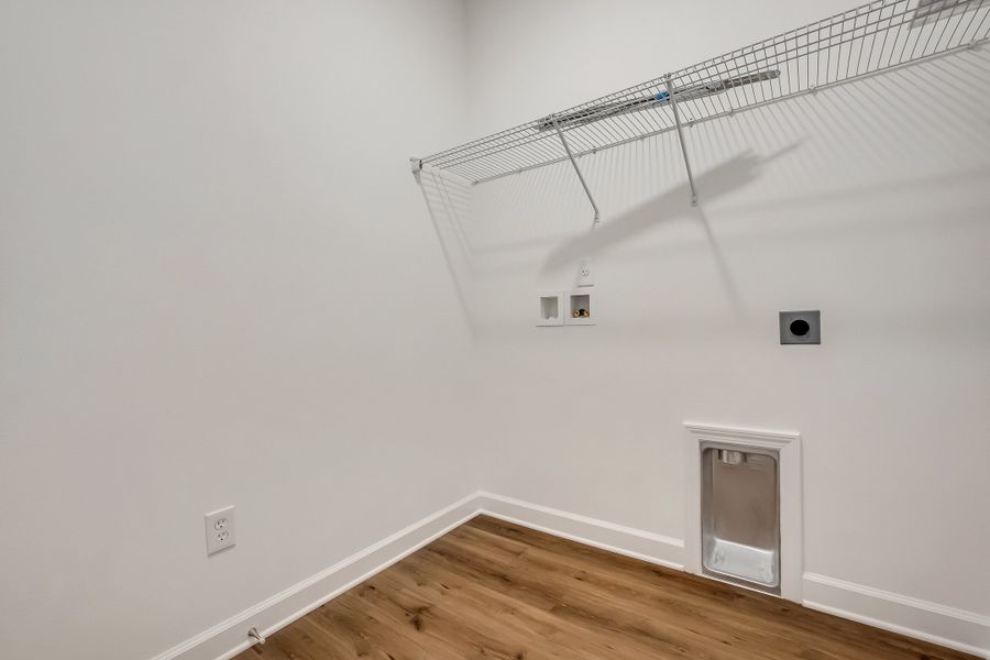 Spacious, unfurnished interior of a new home in Barton's Bend, Crestview (Image 27). Spacious, unfurnished interior of a new home in Barton's Bend, Crestview (Image 27).