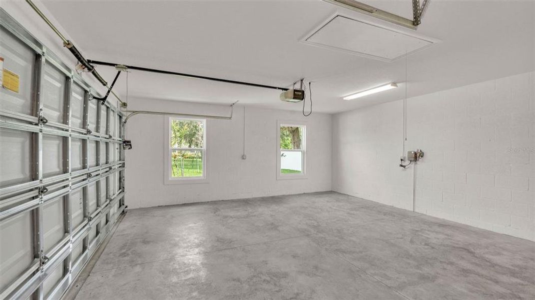 Spacious, unfurnished interior of a new home in , Bartow (Image 11).