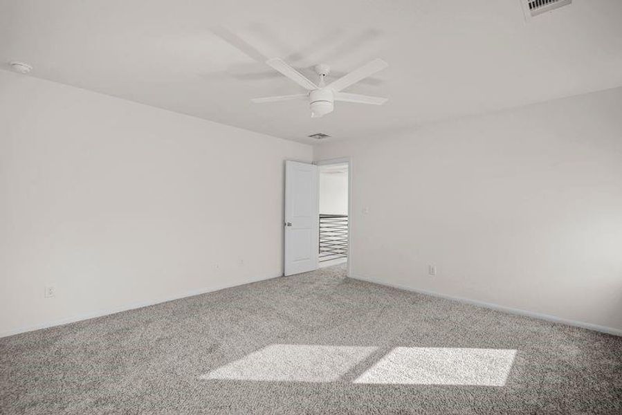 Spacious, unfurnished interior of a new home in , Pearland (Image 19). Spacious, unfurnished interior of a new home in , Pearland (Image 19).