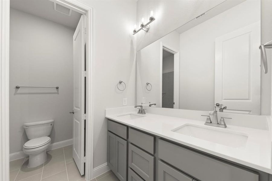 05. 2228 Euclid - 2ND Bath 05. 2228 Euclid - 2ND Bath