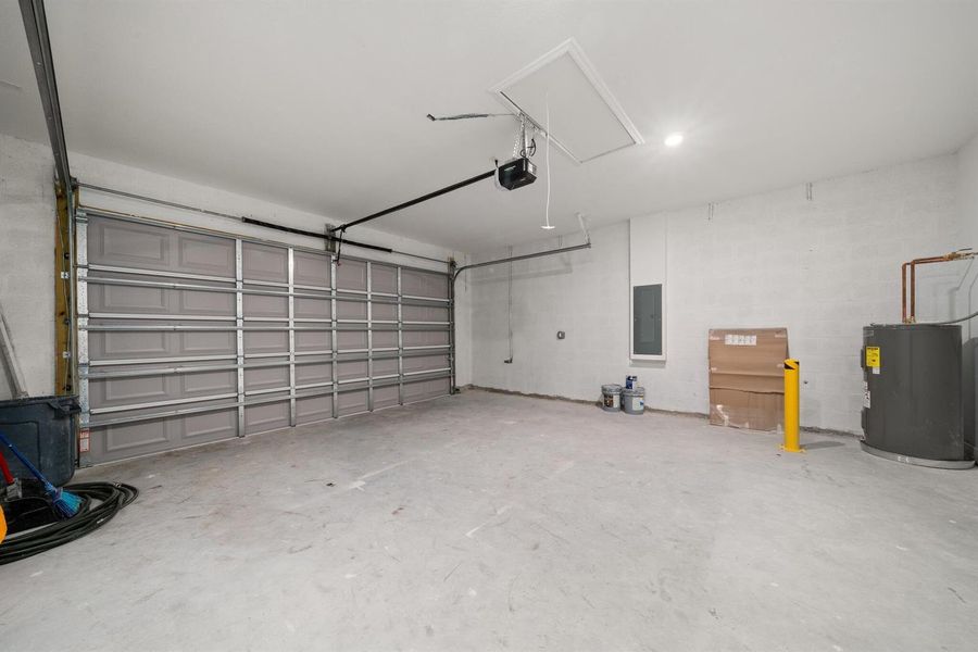 interior - garage 1