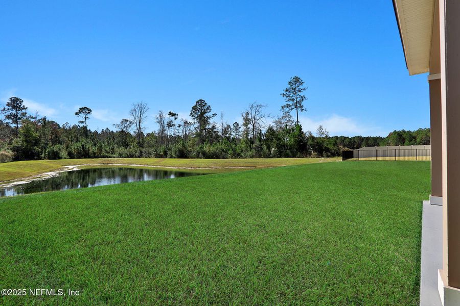Exterior details and patio area of a home in Wilford Oaks, Orange Park (Image 27).