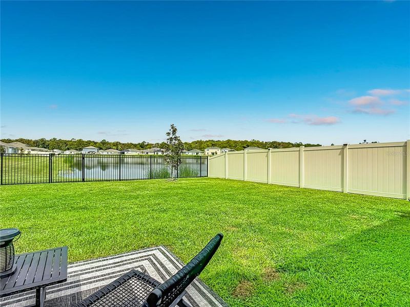 Exterior details and patio area of a home in , Kissimmee (Image 4).