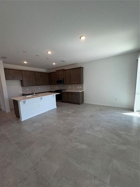 Image 11 of a home in Oakview.