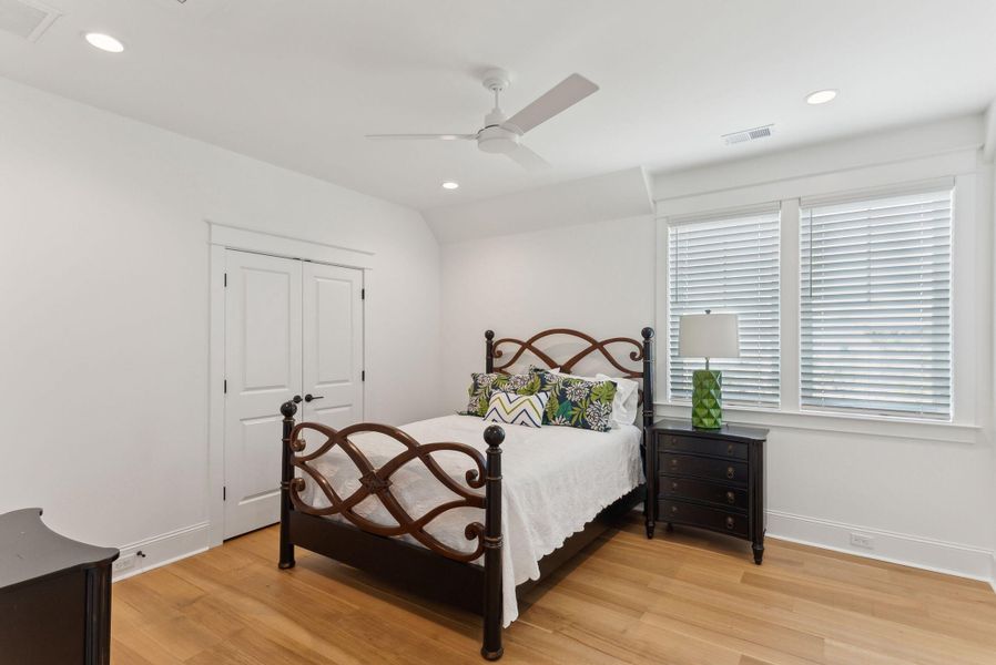 Furnished interior view inside a new home in Daniel Island Park, Charleston (Image 57).