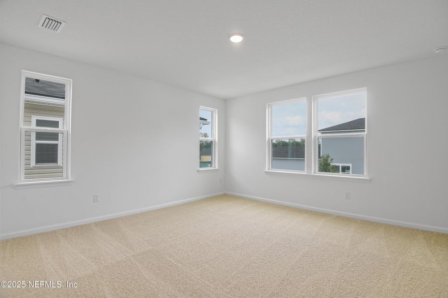 Spacious, unfurnished interior of a new home in , Jacksonville (Image 10).