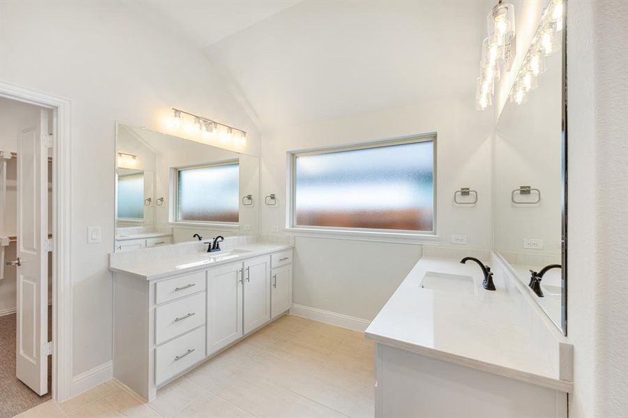 Furnished interior view inside a new home in The Retreat at North Grove 60, Waxahachie (Image 12). Furnished interior view inside a new home in The Retreat at North Grove 60, Waxahachie (Image 12).