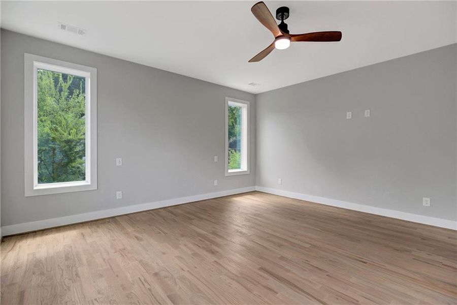 Spacious, unfurnished interior of a new home in , Atlanta (Image 27).
