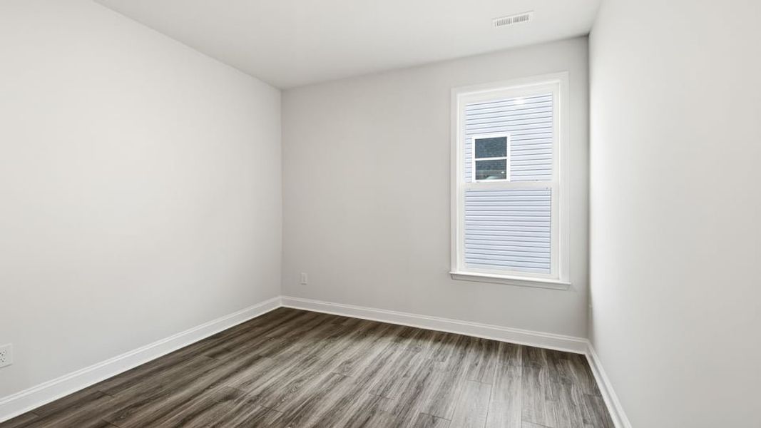 Spacious, unfurnished interior of a new home in Blue Ridge Trail, Fountain Inn (Image 25).