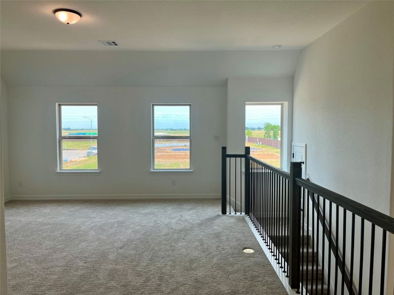 Spacious, unfurnished interior of a new home in Oakwood Estates, Waller (Image 19).