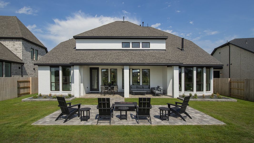 Representative exterior details of a home built from the 4098W by Perry Homes in Valencia, Manvel (Image 3).