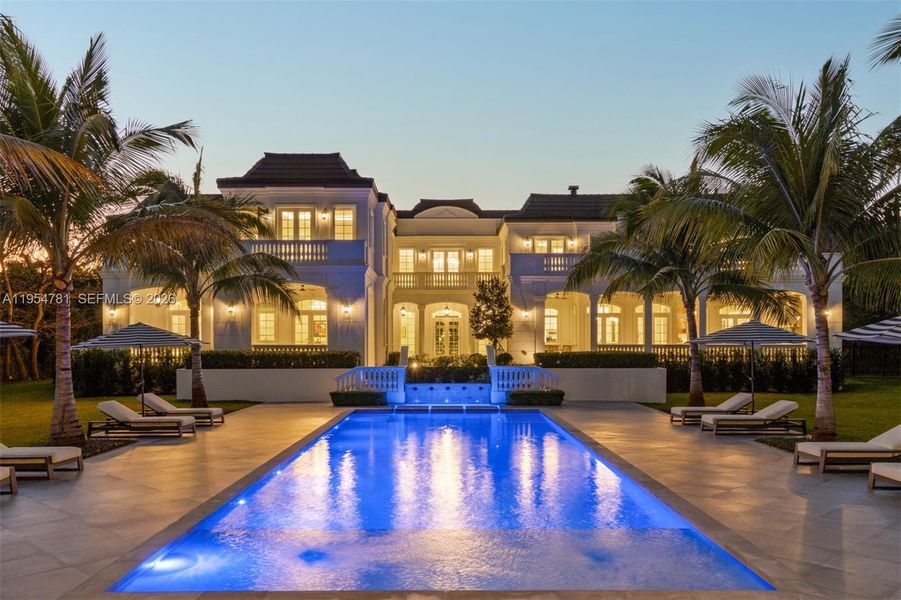 Exterior details and patio area of a home in , Pinecrest (Image 24).