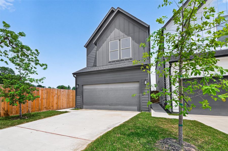Front exterior of a new home in , Houston, TX, highlighting curb appeal (Image 23).