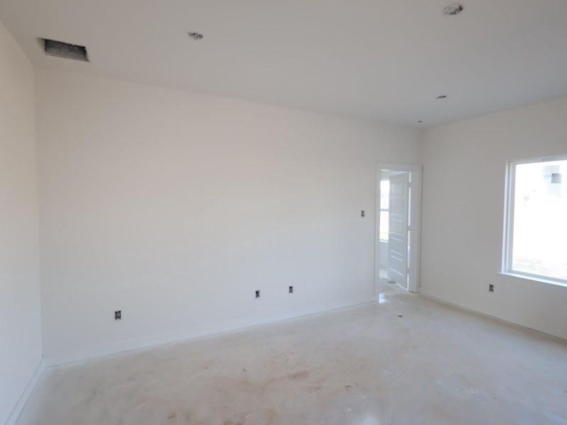 Spacious, unfurnished interior of a new home in Magnolia Ridge, Magnolia (Image 13). Spacious, unfurnished interior of a new home in Magnolia Ridge, Magnolia (Image 13).