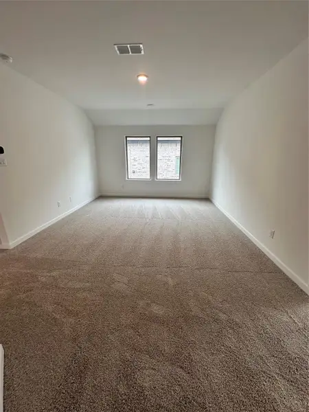 Spacious, unfurnished interior of a new home in Meridiana 40', 65', Iowa Colony (Image 7).