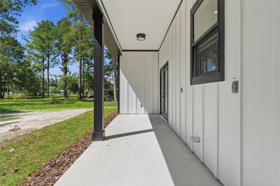 Exterior details and patio area of a home in , High Springs (Image 24). Exterior details and patio area of a home in , High Springs (Image 24).