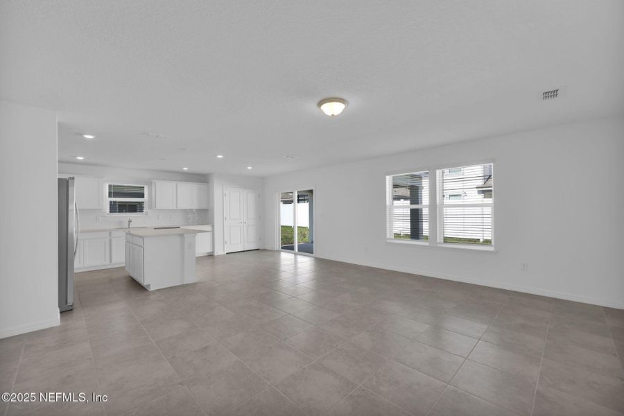Spacious, unfurnished interior of a new home in Wells Landing, Jacksonville (Image 20). Spacious, unfurnished interior of a new home in Wells Landing, Jacksonville (Image 20).