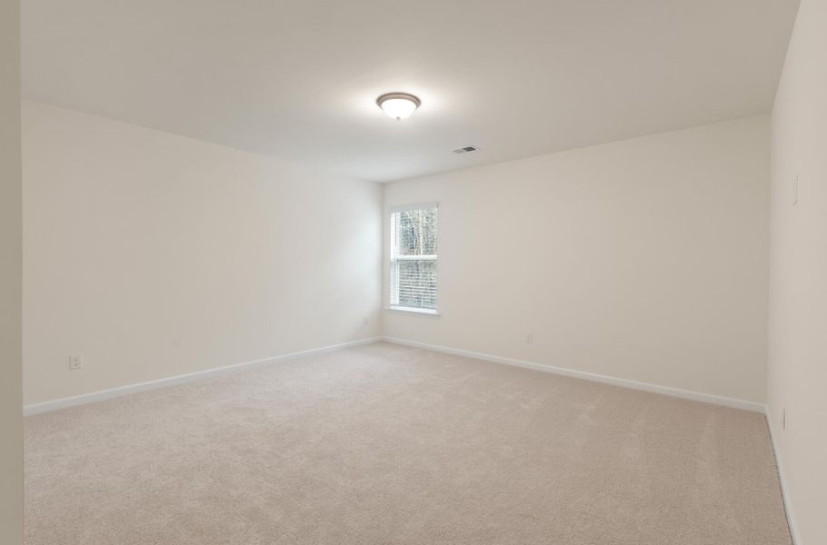 Spacious, unfurnished interior of a new home in Oakley Pointe, Moncks Corner (Image 39).
