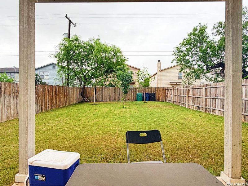 Exterior details and patio area of a home in Blue Ridge Ranch, San Antonio (Image 3).
