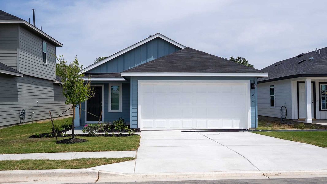 Representative exterior photo of a completed home built from the The Amber by D.R. Horton in Bollinger, Maxwell, TX (Image 1).