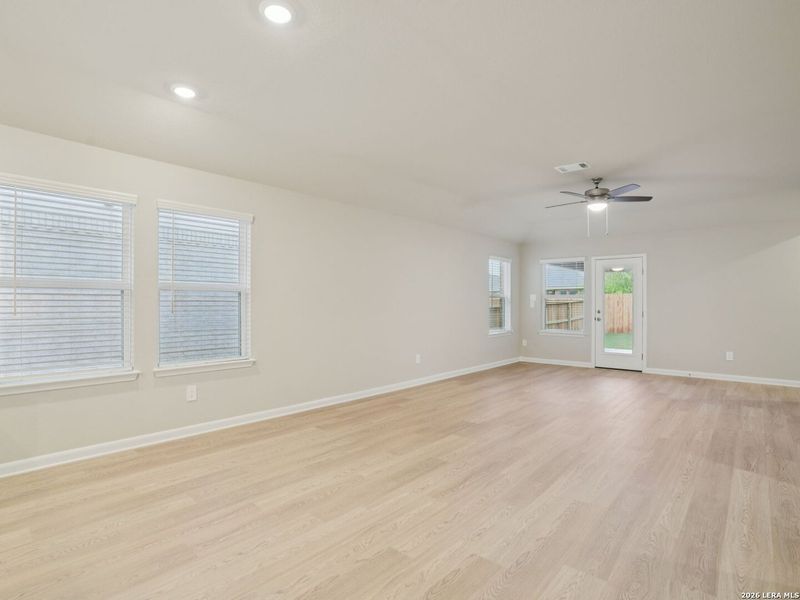 Spacious, unfurnished interior of a new home in , San Antonio (Image 11).