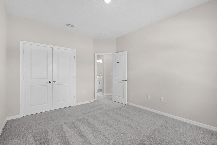 Spacious, unfurnished interior of a new home in Cherry Elm at SilverLeaf, St. Augustine (Image 19).