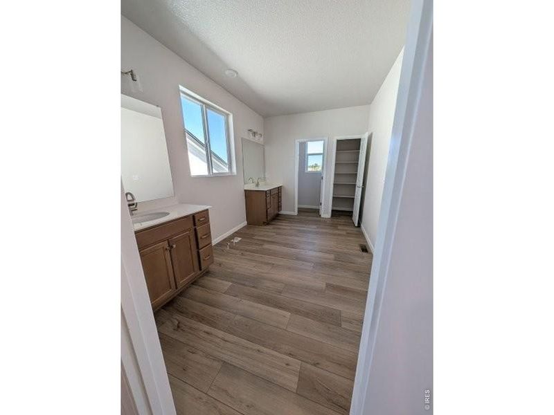 Spacious, unfurnished interior of a new home in Highlands Preserve, Mead (Image 7).