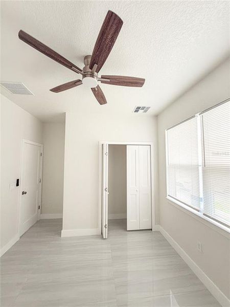 Spacious, unfurnished interior of a new home in , Davenport (Image 12).