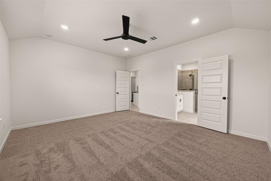 Spacious, unfurnished interior of a new home in Foxtail Palms, Manvel (Image 45). Spacious, unfurnished interior of a new home in Foxtail Palms, Manvel (Image 45).