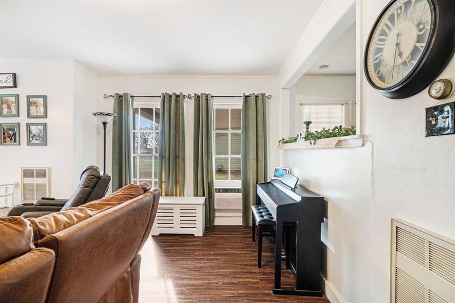 Furnished interior view inside a new home in , Paris (Image 9). Furnished interior view inside a new home in , Paris (Image 9).