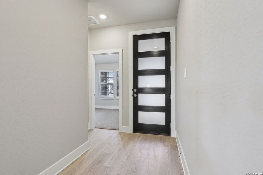 Spacious, unfurnished interior of a new home in Lark Canyon, New Braunfels (Image 22). Spacious, unfurnished interior of a new home in Lark Canyon, New Braunfels (Image 22).