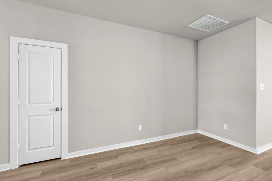 Spacious, unfurnished interior of a new home in Windrose Green, Angleton (Image 19).