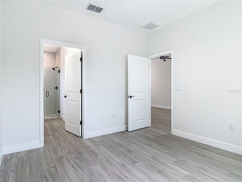 Spacious, unfurnished interior of a new home in , Sanford (Image 24).