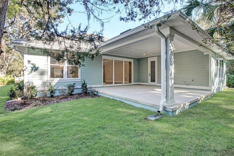 Exterior details and patio area of a home in , Palm Coast (Image 24).
